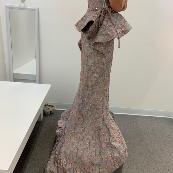 Stunning NWT Terani Gown for any occasion - Picture 8 of 8